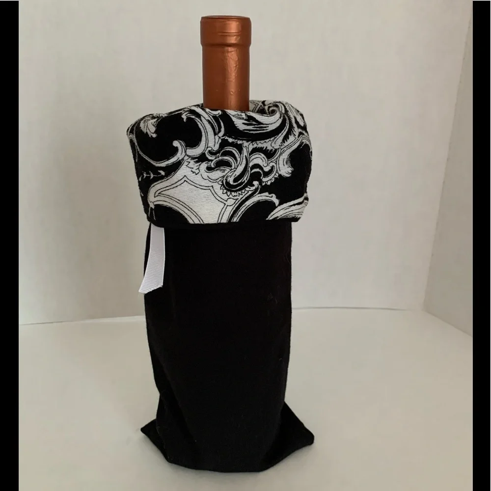 Paisley Cloth Ribbon Tied Wine Bottle Holder Tote Sleeve Black White